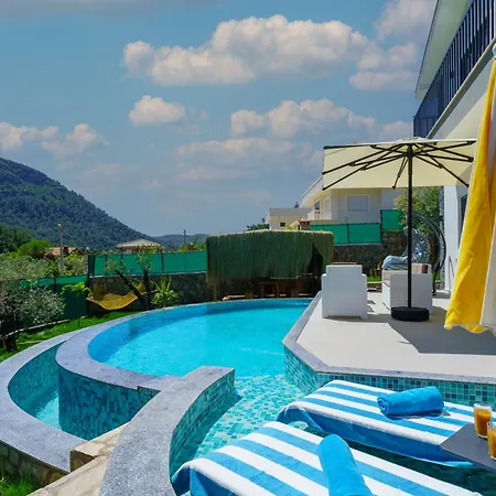 Loop House - Luxury With Pool In Yesiluezuemlue Φετιγιέ